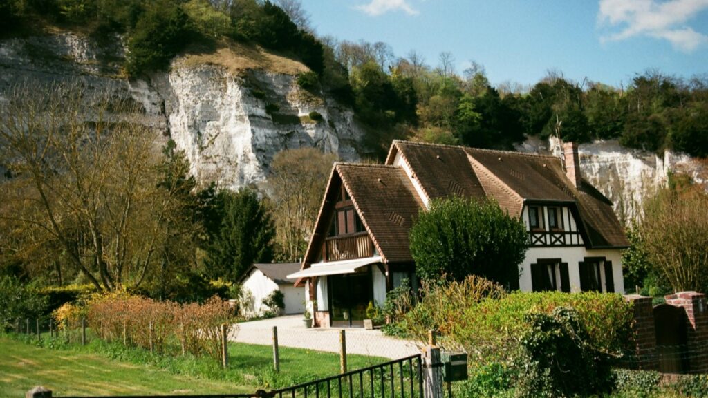 Como bloggers de Angola no WhatsApp podem colaborar com anunciantes da Índia em 2025