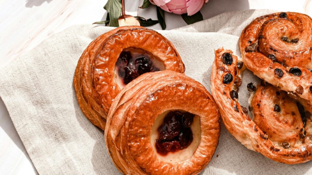 Como bloggers de Angola no Facebook podem colaborar com anunciantes do Qatar em 2025