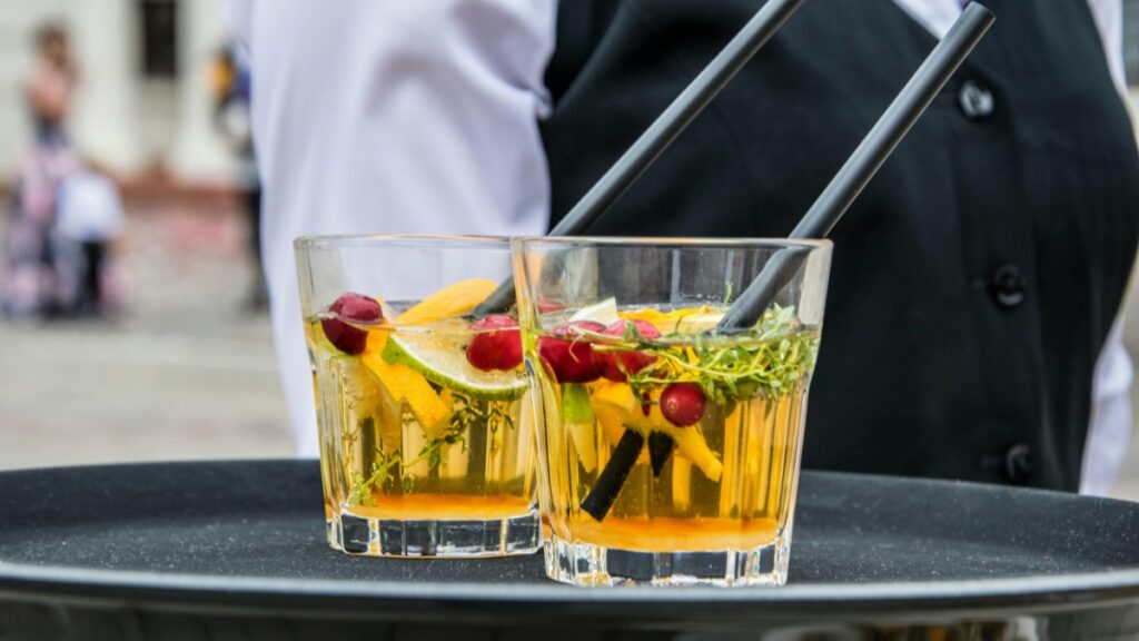 Como bloggers de Angola no TikTok podem colaborar com anunciantes do Paquistão em 2025