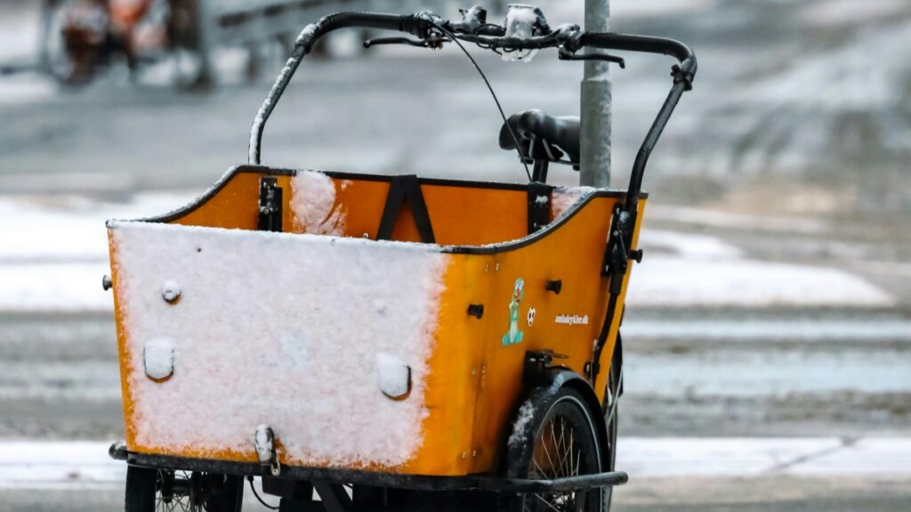 Como bloggers do Facebook em Angola podem colaborar com anunciantes em Itália em 2025