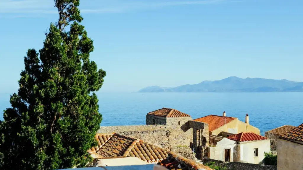 Guia prático para criadores em Angola conectarem com marcas da Geórgia via WhatsApp e produzirem conteúdo fitness de impacto.