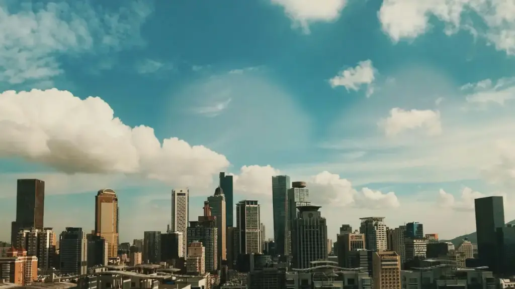 Descubra como criadores angolanos estão usando Viber e parcerias com ucranianos para criar vídeos que viralizam.