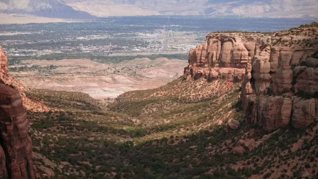 Guia prático para creators angolanos conectarem-se com marcas turcas via WhatsApp e organizar giveaways de chaves de jogos.