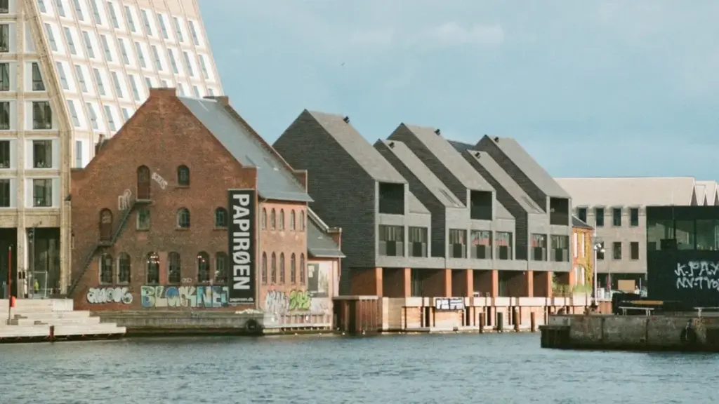 Guia prático para criadores angolanos alcançarem marcas do Sri Lanka na Jingdong e fazerem vídeos de unboxing que bombam.