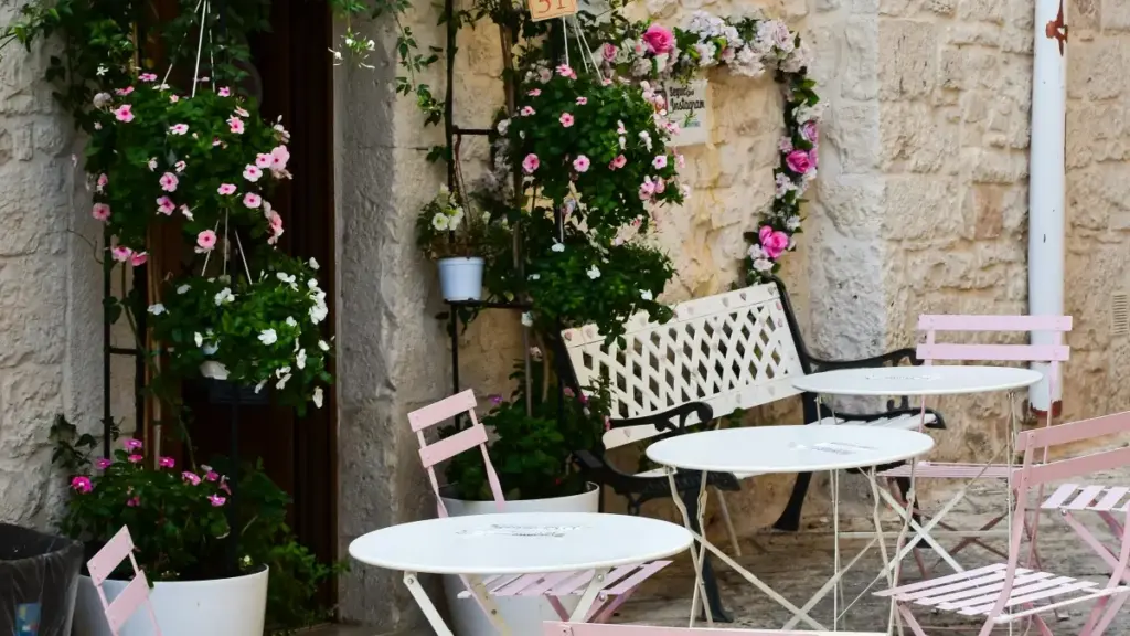 Guia prático para anunciantes em Angola sobre como identificar, contactar e negociar com criadores etíopes no Douyin para campanhas sazonais.