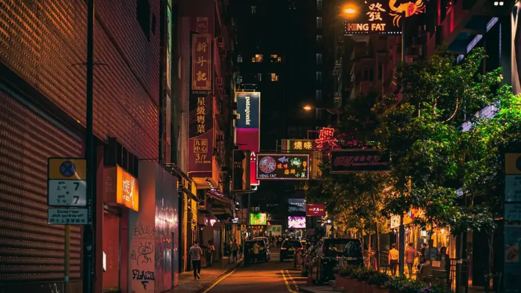 Guia prático para anunciantes em Angola encontrarem criadores ligados a Netflix em Luxemburgo e fecharem parcerias duradouras com mid‑tier creators.