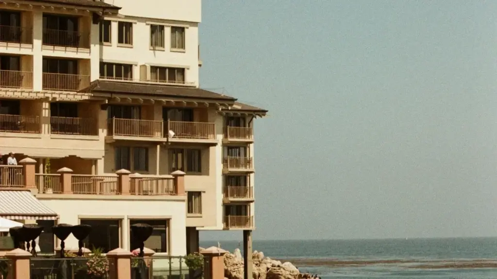 Guia prático para criadores em Angola alcançarem marcas italianas na Hulu e fazer reviews de equipamentos fitness.