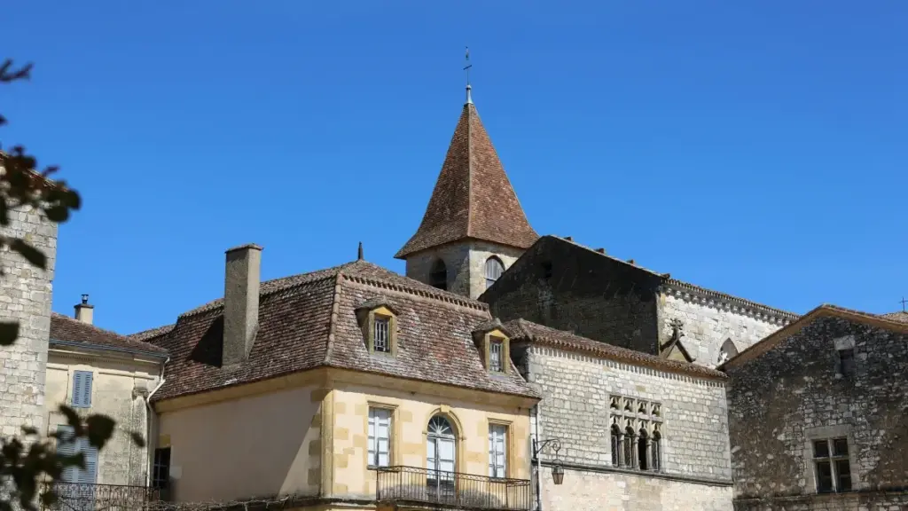 Guia prático para anunciantes em Angola encontrarem criadores noruegueses no Takatak para reviews visuais de produto.