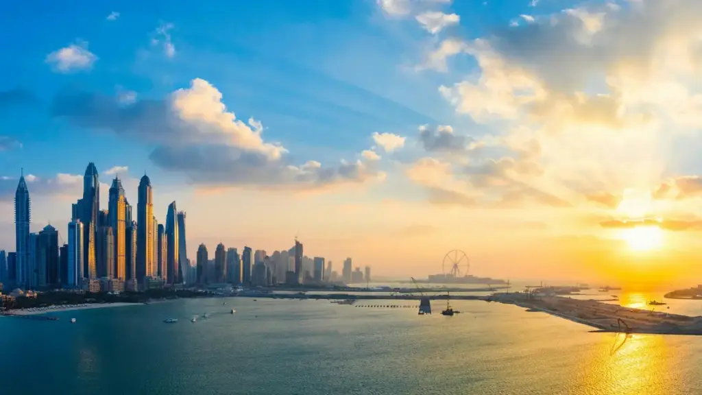 Guia prático para criadores em Angola: como contactar marcas da Costa do Marfim via canais ligados à Hulu e transformar isso em guias de viagem lucrativos.