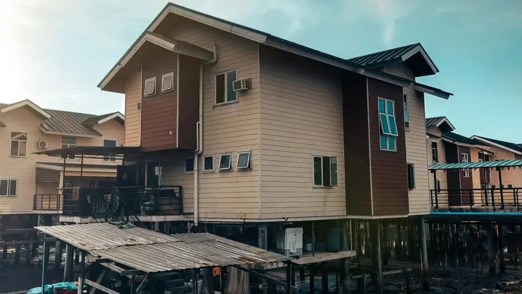 Estratégias práticas para criadores em Angola contactarem marcas da Tunísia via Discord e monetizarem canais de conteúdo.