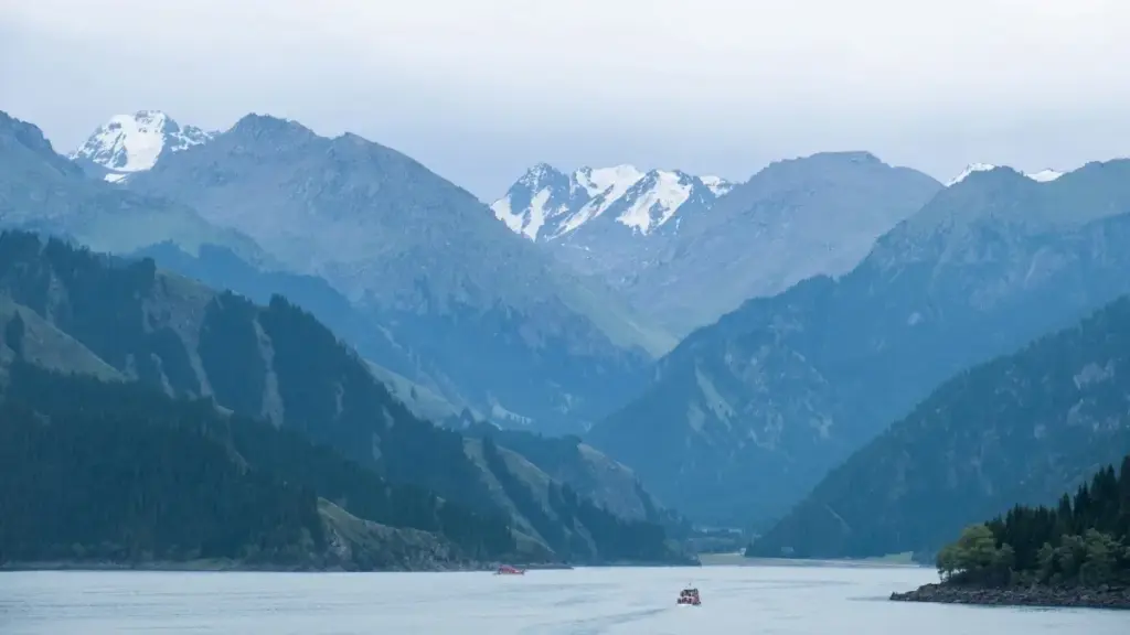 Guia prático para anunciantes em Angola: como encontrar criadores Roposo na Alemanha para campanhas de reaction a álbuns, com tática, plataformas e contactos úteis.