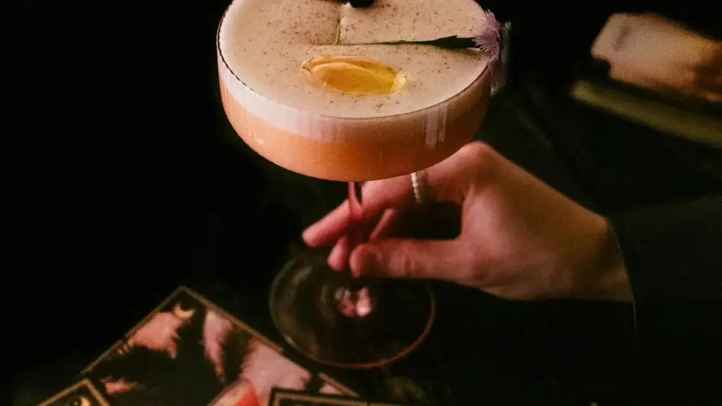 Guia prático para anunciantes em Angola encontrarem criadores letões no Spotify e lançar campanhas de reaction para álbuns — tácticas, plataformas e checklist.