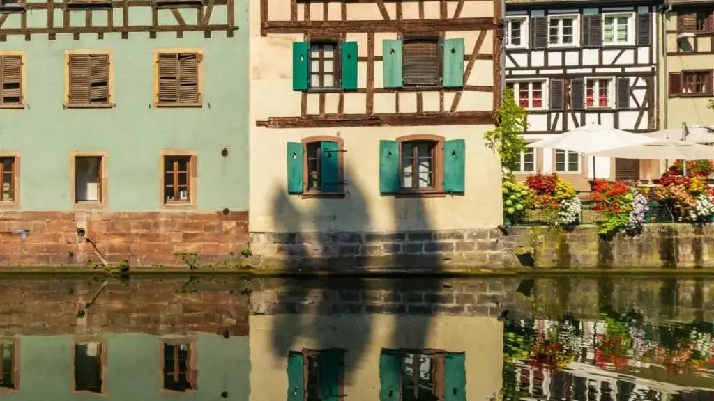 Guia prático para marcas em Angola encontrarem criadores Israelenses na Amazon e contratar reviews visuais que convertem.