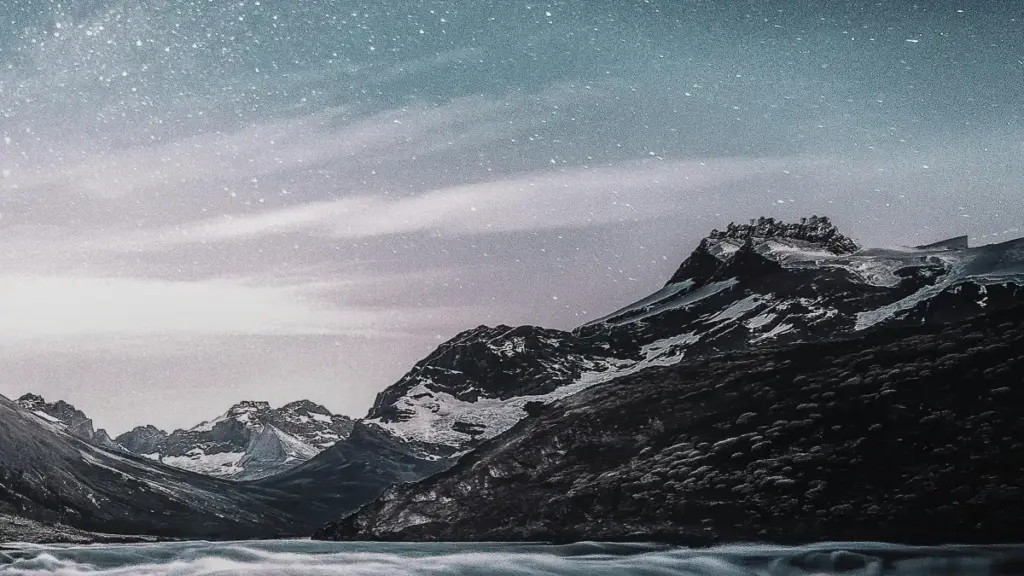 Guia prático para criadores em Angola que querem abordar marcas indonésias no Discord e rever equipamentos fitness — tácticas, DM templates, e riscos.