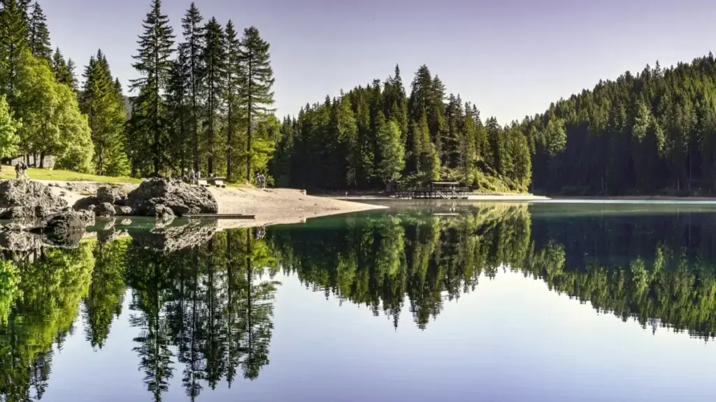 Guia prático para anunciantes em Angola que querem encontrar criadores Moj nos Emirados Árabes Unidos e alcançar fãs de música com conteúdo de criadores.