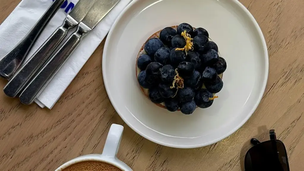 Guia prático para criadores angolanos que querem chegar a marcas mongóis no Twitter e vender tutoriais de marca com abordagem local e tática.