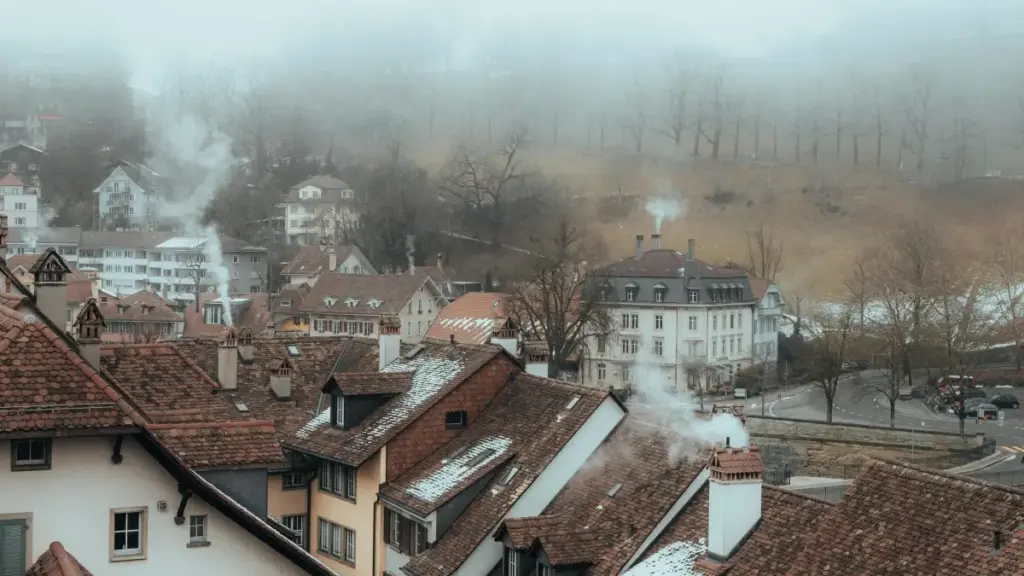 Guia prático para criadores em Angola: como achar, abordar e negociar com marcas turcas no WeChat para vídeos de reação musical.