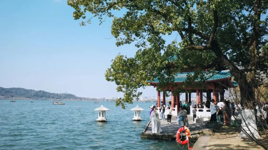 Guia prático para marcas em Angola encontrarem criadores vkontakte baseados nos EAU para collabs em desafios de dança, com táticas, plataformas e contactos locais.