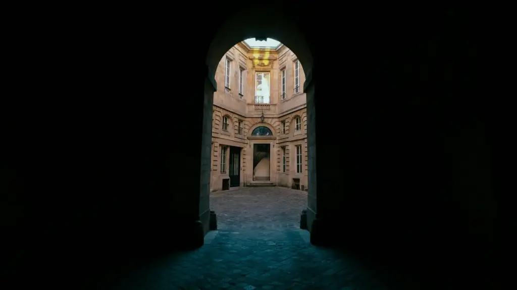 Guia prático para criadores em Angola sobre como contactar marcas da Costa do Marfim no Snapchat e fechar streams de jogos patrocinados.