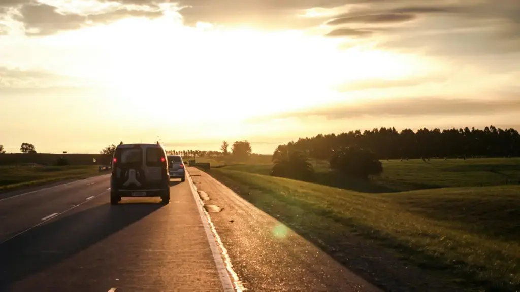 Guia prático para criadores angolanos que querem conectar-se com marcas malasianas via SoundCloud, construir confiança e fechar patrocínios.