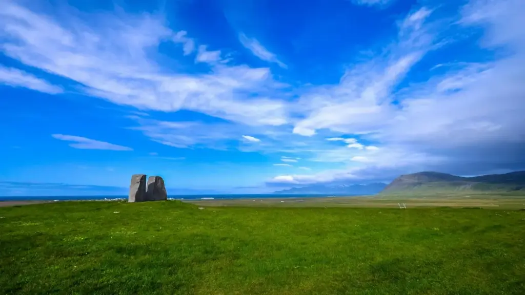 Guia prático para criadores em Angola sobre como contactar marcas do Nepal no YouTube e promover tesouros locais de forma autêntica e ética.