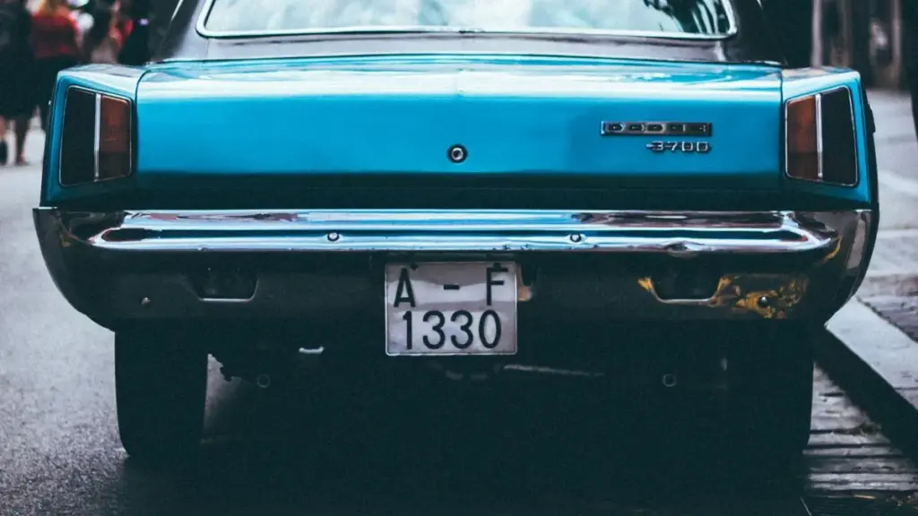 Aprende a abordar marcas do Panamá no Chingari, fechar collabs com roupa, e criar looks com produto de marca sem parecer spam.